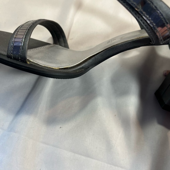 Fioni Heels - Picture 7 of 10